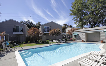 Stony Creek Apartments in Santa Rosa, CA - Building Photo - Building Photo