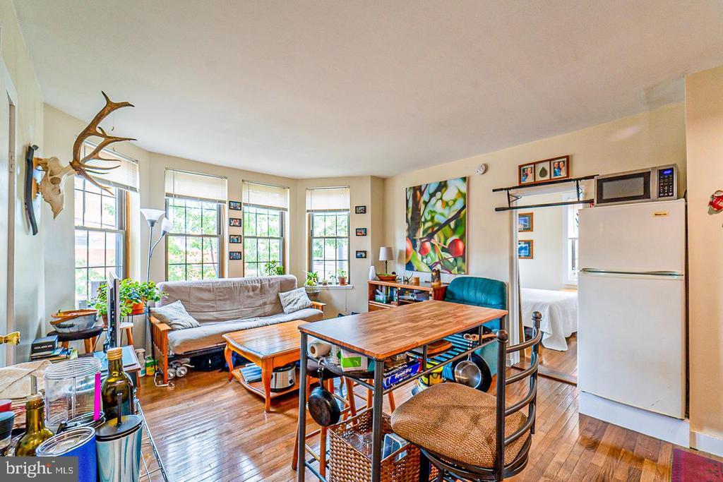 527 S 21st St in Philadelphia, PA - Building Photo
