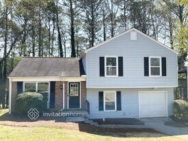 880 Highland Terrace NE in Marietta, GA - Building Photo