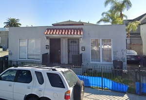 1466 Alamitos Ave, Unit 1466 and a half