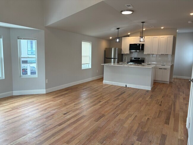 254 Salem St, Unit 2 in Medford, MA - Building Photo - Building Photo