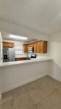 1453 Lake Crystal Dr, Unit H in West Palm Beach, FL - Building Photo - Building Photo
