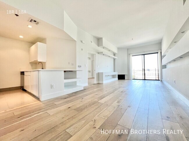 8813 Burton Way in West Hollywood, CA - Building Photo - Building Photo