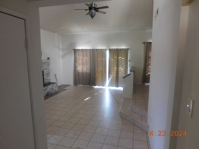 400 Tepatitlan Ct in Ridgecrest, CA - Building Photo - Building Photo
