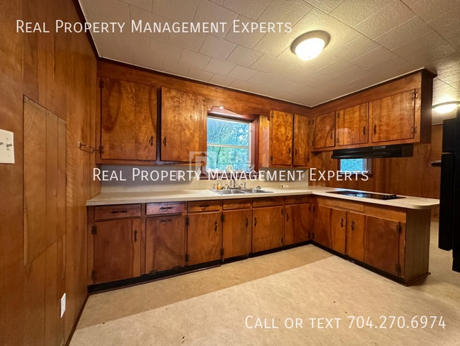 1396 Shinnville Rd in Cleveland, NC - Building Photo - Building Photo