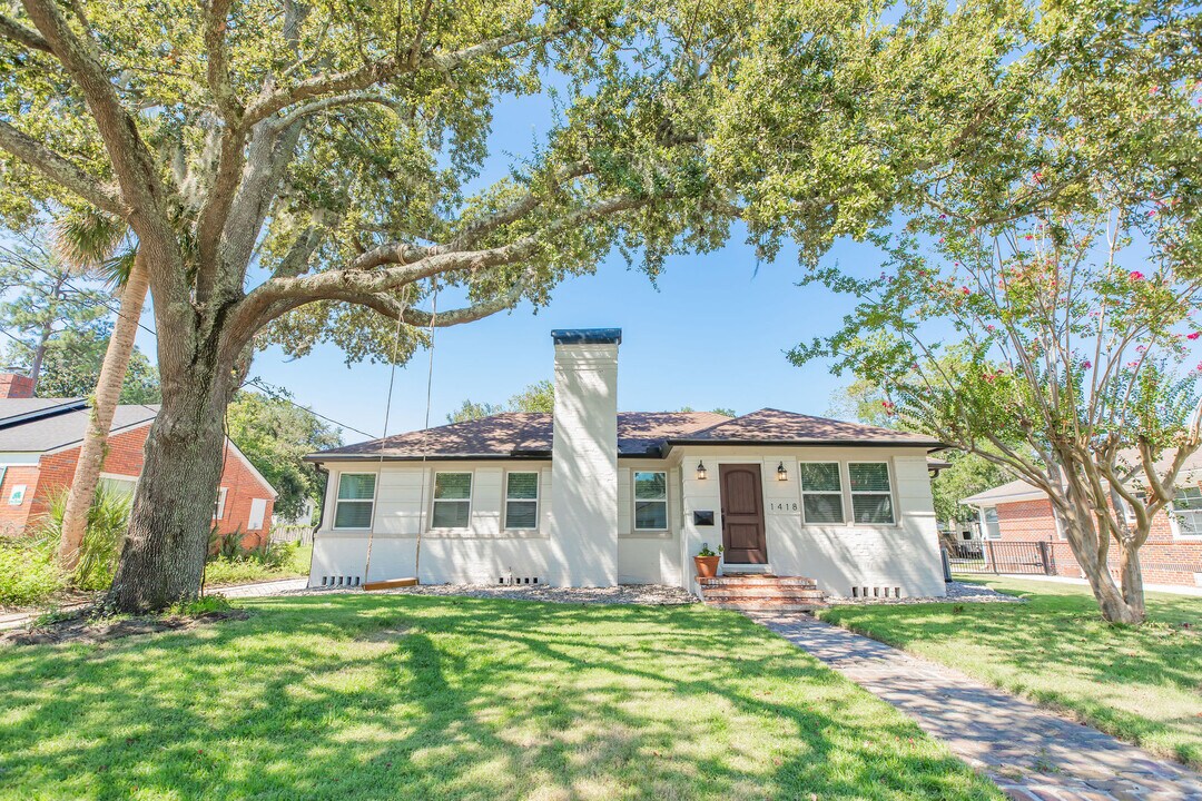 1418 Monticello Rd in Jacksonville, FL - Building Photo