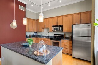 145 Glenwood St in Malden, MA - Foto de edificio - Building Photo