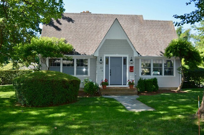 property at 33 Talmage Ln