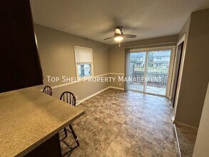 6401 Lincoln Ave in Windsor Heights, IA - Building Photo - Building Photo