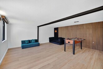 511 S Riverhills Dr in Tampa, FL - Building Photo - Building Photo