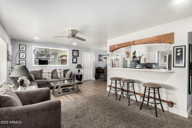property at 5422 E Des Moines St