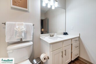 151 E Blount Ave, Unit 557 in Knoxville, TN - Building Photo - Building Photo