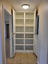 2401 S Jackson Rd in Pharr, TX - Foto de edificio - Building Photo