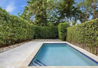 2852 SW 32nd Ct in Miami, FL - Building Photo - Building Photo