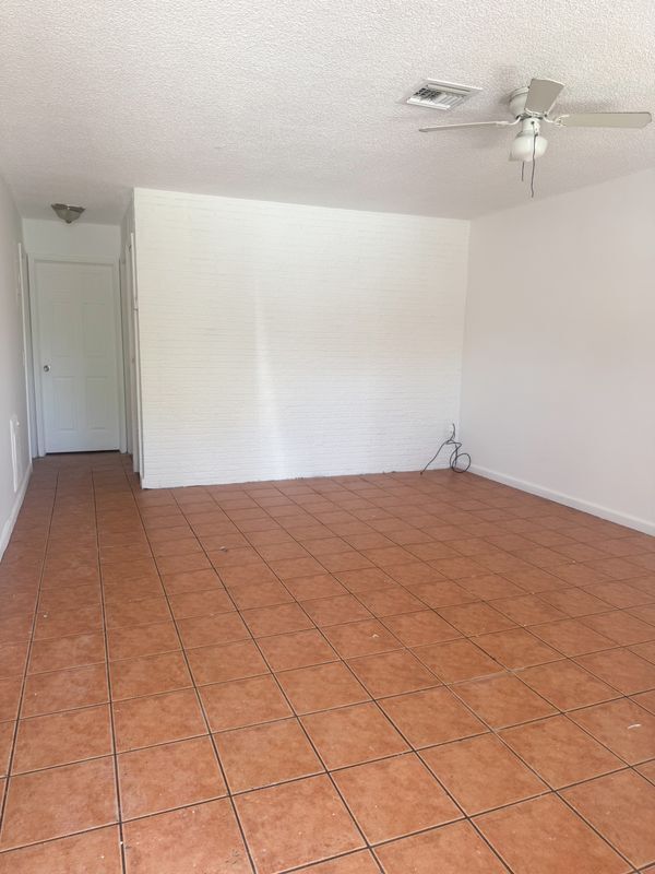 2647 NW 20th St in Fort Lauderdale, FL - Building Photo - Building Photo