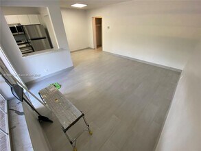 2325 Taylor St in Hollywood, FL - Building Photo - Building Photo