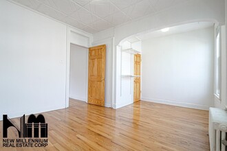 1711 8th Ave in Brooklyn, NY - Building Photo - Interior Photo