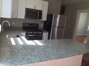 103 Marion St-Unit -# 1 in Somerville, MA - Foto de edificio - Building Photo