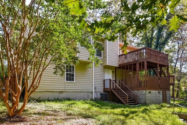 321 Honeysuckle Terrace in Auburn, GA - Foto de edificio - Building Photo