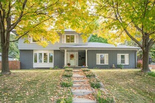 1129 22nd St in West Des Moines, IA - Building Photo