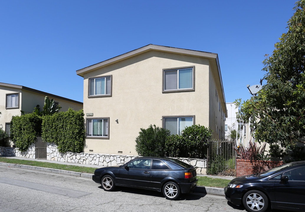 The Courtyard in Los Angeles, CA - Building Photo