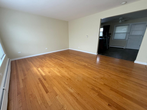 5838 W Montrose Ave in Chicago, IL - Building Photo - Building Photo
