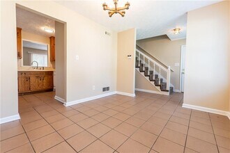 2048 Laboon Cir in Atlanta, GA - Building Photo - Building Photo