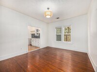 1118 Peddie St photo'