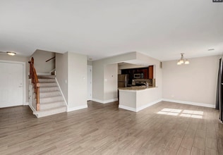 11 Foxcroft Rd, Unit 115 in Naperville, IL - Foto de edificio - Building Photo