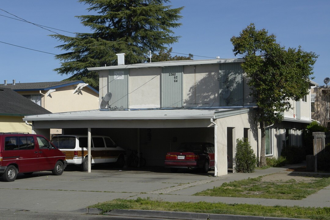 2260-2264 Chestnut St in Livermore, CA - Building Photo