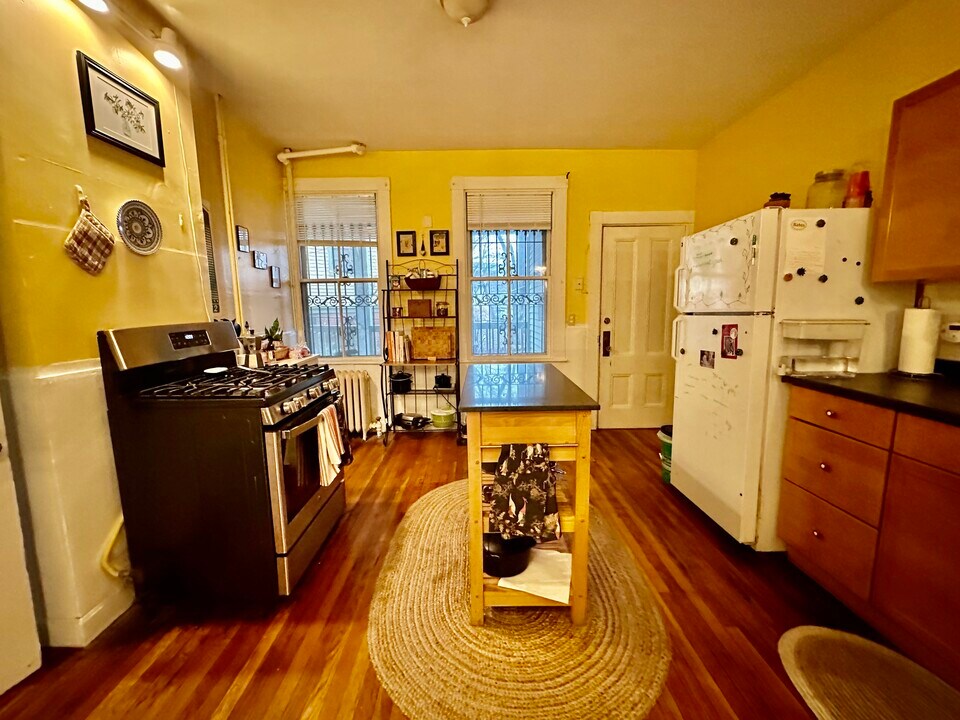 85 College Ave in Somerville, MA - Foto de edificio