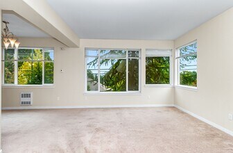 825 Hawthorne St in Everett, WA - Building Photo - Building Photo