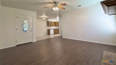 717 Royal St in Salado, TX - Building Photo - Building Photo