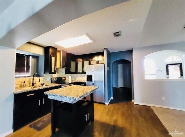 8 Fudge Dr in Alamo, TX - Building Photo - Building Photo