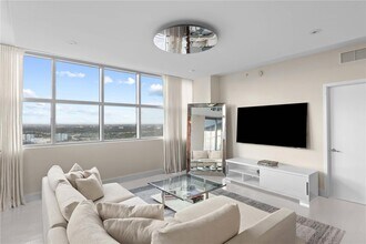 3301 NE 1st Ave, Unit H2901 in Miami, FL - Foto de edificio - Building Photo