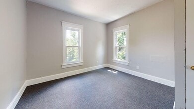 1074 Johnston St in Akron, OH - Building Photo - Building Photo