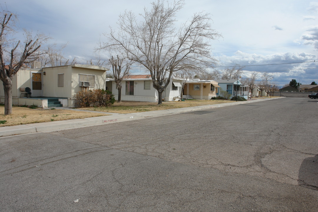 Villa De Oro in Las Vegas, NV - Building Photo