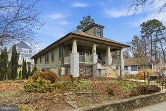 2400 Valley Way in Cheverly, MD - Building Photo - Building Photo