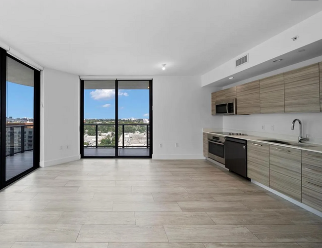 property at 121 NE 34th St