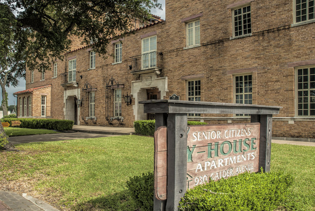 Senior Citizen's Y-House - 62+ in Beaumont, TX - Building Photo - Building Photo