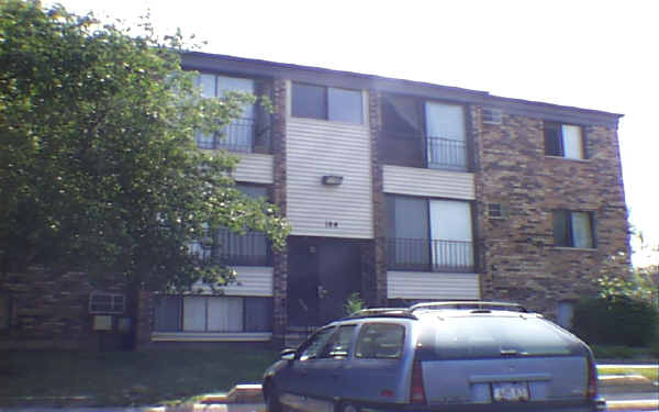 194 Gladstone Dr in Glendale Heights, IL - Building Photo - Building Photo