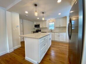 3 Claflin St in Hopkinton, MA - Building Photo - Building Photo