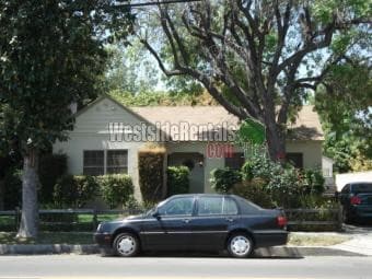 property at 4927 Cahuenga Blvd