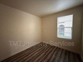 8120 Crystal Walk Cir in Elk Grove, CA - Building Photo - Building Photo