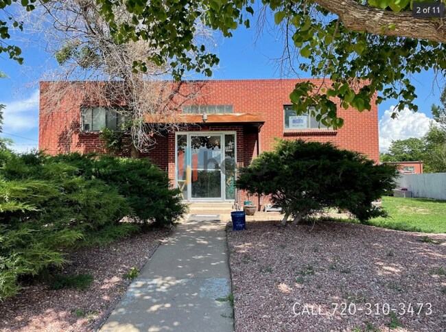 2524 Joliet St in Aurora, CO - Foto de edificio - Building Photo