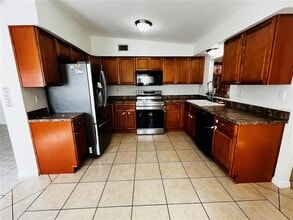 6710 Kingswood Dr N in St. Petersburg, FL - Building Photo - Building Photo