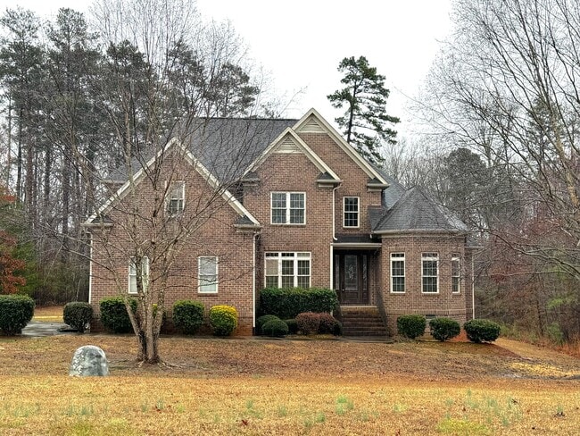 property at 2434 Gateway Ln