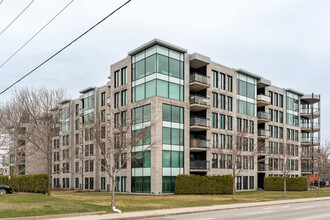 2036 Rene-Levesque Boul O in Québec, QC - Building Photo - Building Photo