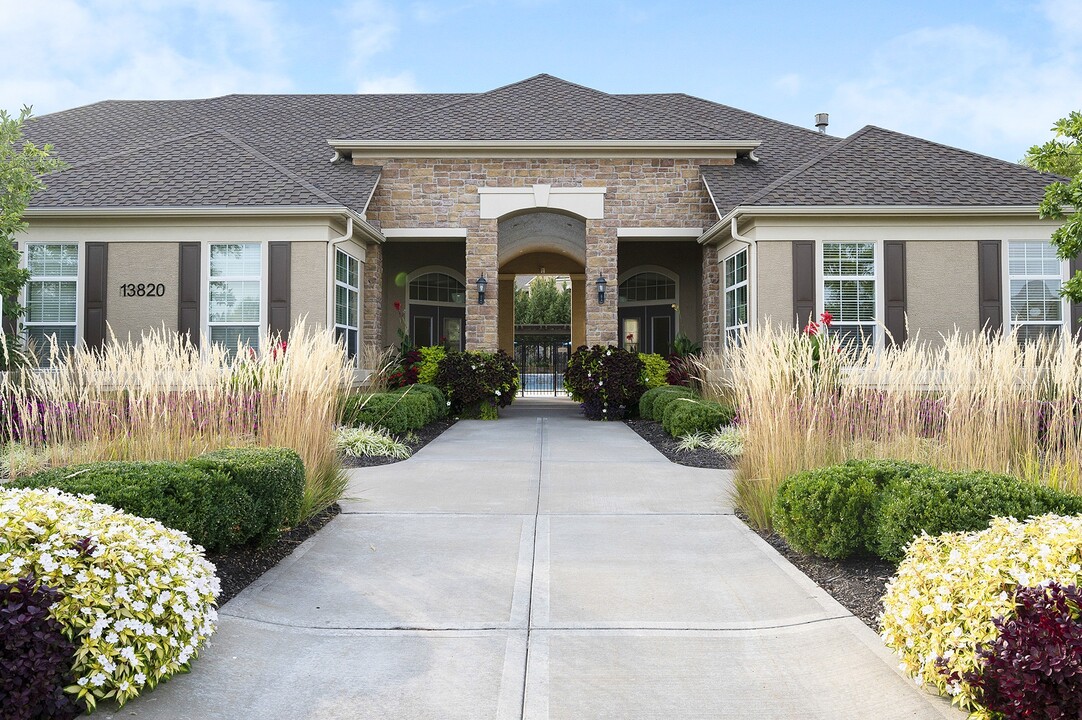 The Fairways at Corbin Park in Overland Park, KS - Building Photo