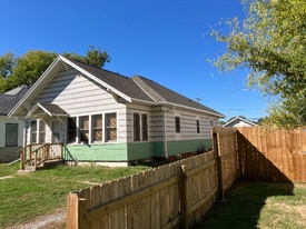 406 S Chicago Ave in Hastings, NE - Building Photo